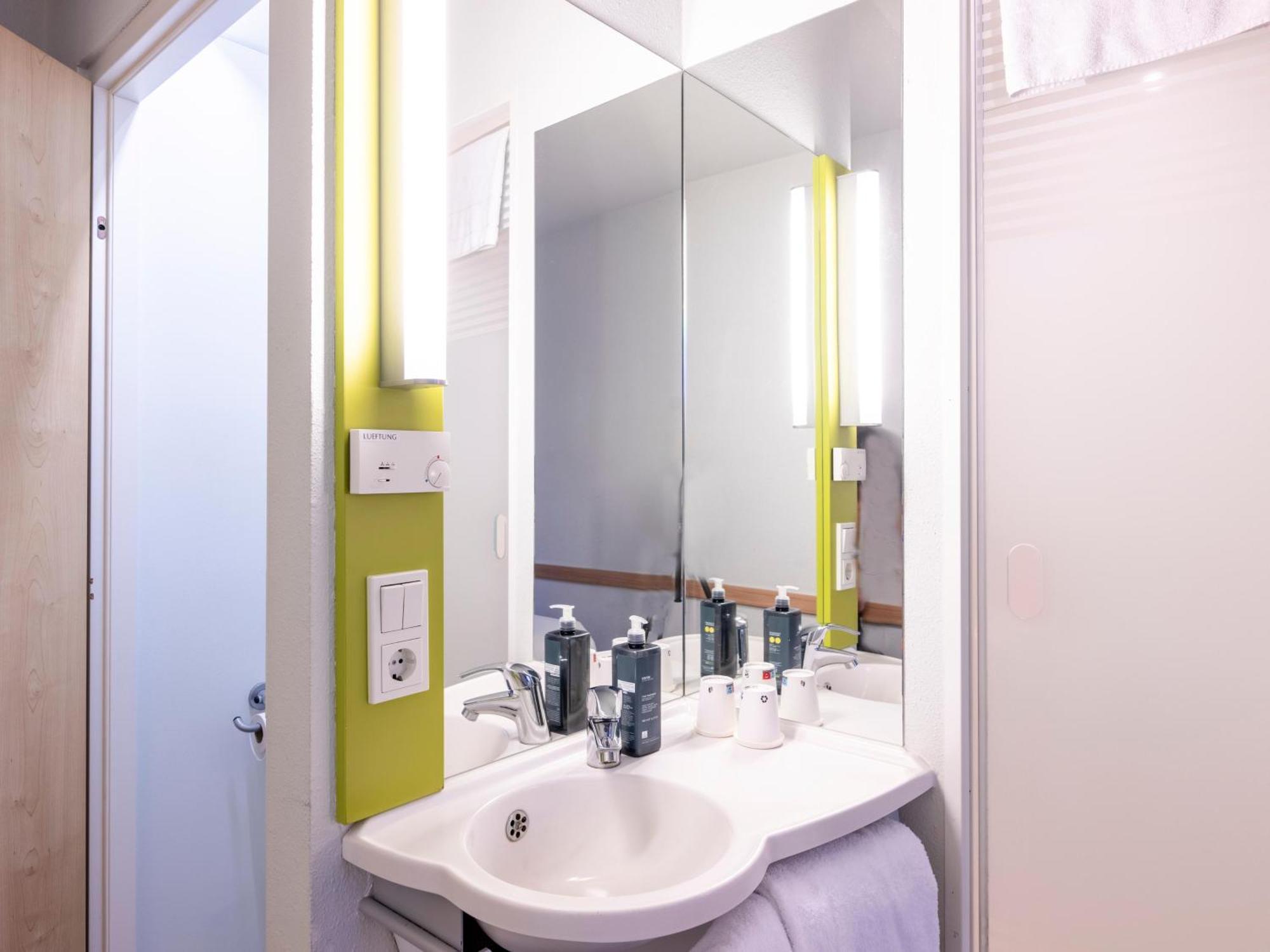 B&B Hotel Wuppertal-Oberbarmen Exteriör bild